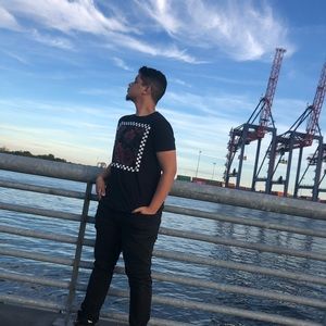 Meet your Posher, Justin